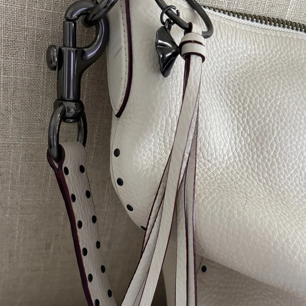 Coach Special Edition Leather Hobo Shoulder Bag in Cream with Riveted Strap - Picture 2 of 10